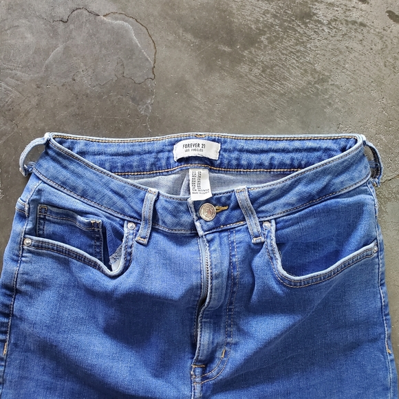 ⚡WOMEN'S FOREVER 21 JEANS⚡ - Picture 3 of 7